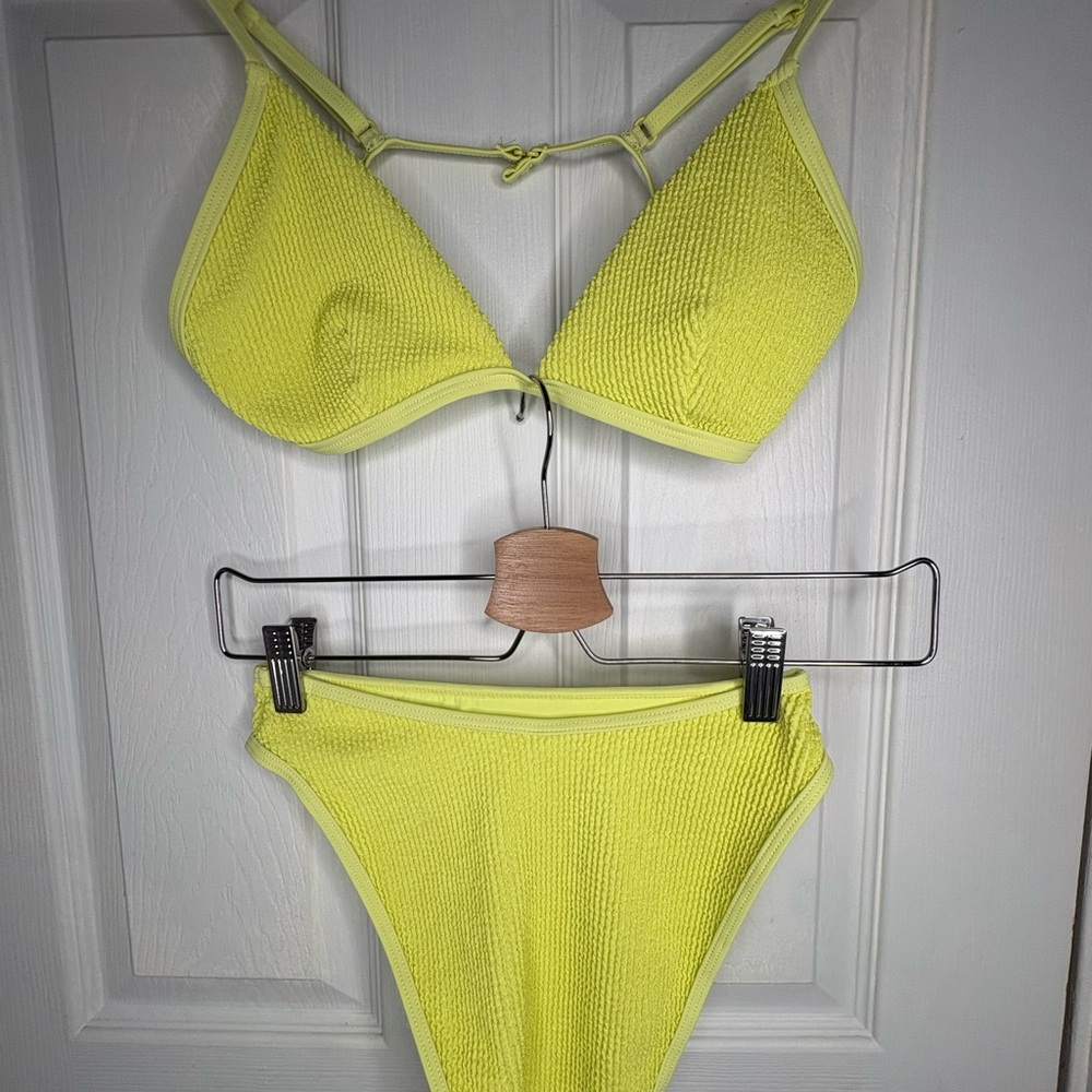 GOOD AMERICAN Twist Bikini Set